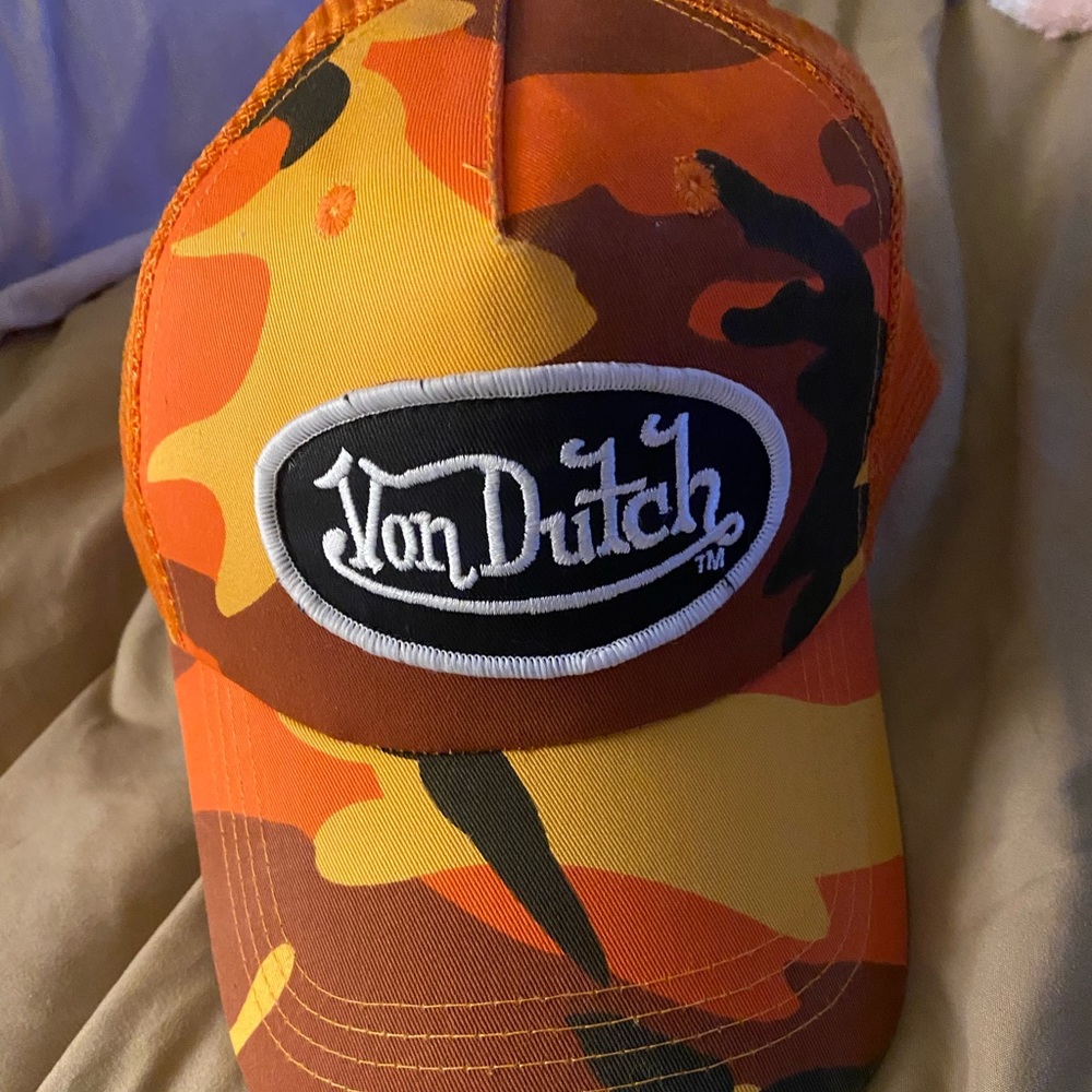 Orange camo real Von Dutch hat